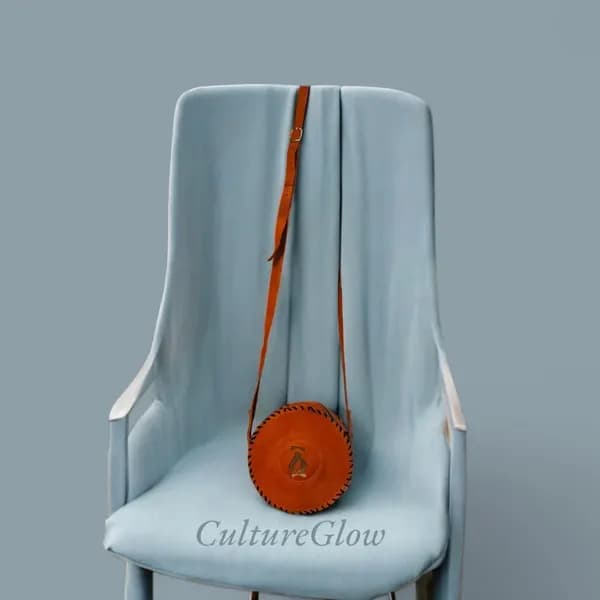 Leather Crossbody Bag: Brown